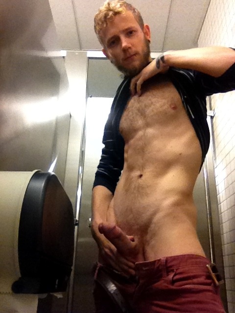 cutcockenthusiast:  2sthboiz:  WOOF………………. Abit of hot str8 toilet cock