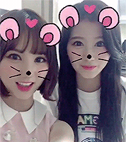 moomhyuna:  eunha & sana 