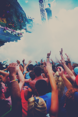 helloeverly:  tomorrowland | Tumblr na We Heart It http://weheartit.com/entry/79539130/via/_RealSteel_ 