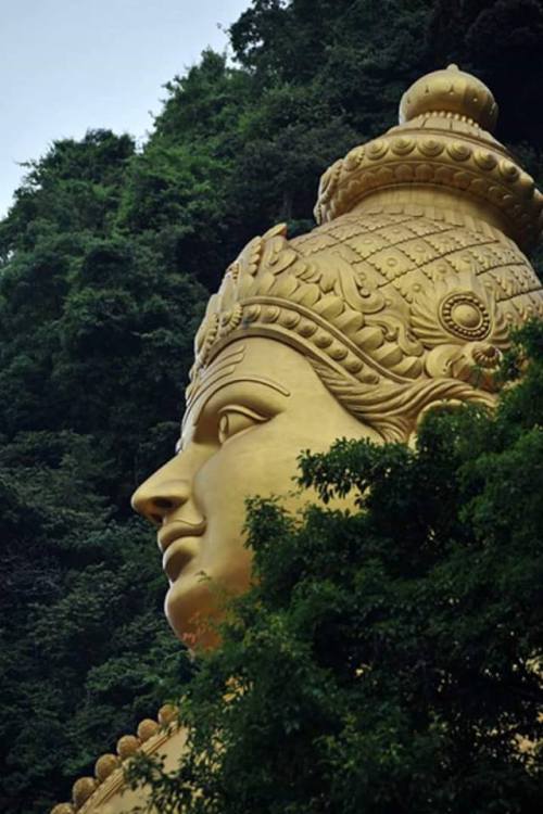 Murugan statue from Batu caves, Malasya