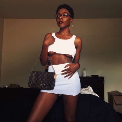 blackandkillingit:  BGKI - the #1 website to view fashionable & stylish black girls