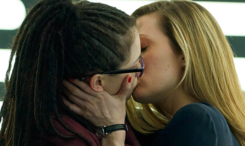 Porn Pics clonespiracy:   Cosima and Delphine in 3x08