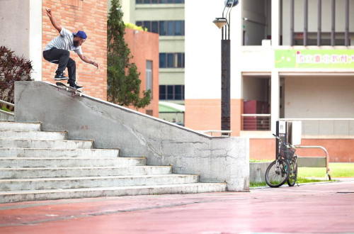 Marquise Henry kickflip noseslide in Taiwan Photo : Kenji Haruta