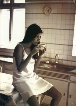 80s-90s-supermodels:  &ldquo;Home Comofrts&rdquo;, Vogue UK, early 90sPhotographer: Christian KettigerModel: Patricia Velasquez