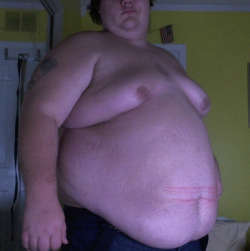 bulkydudes:  bigbelly12:  oh my  Thorh13,