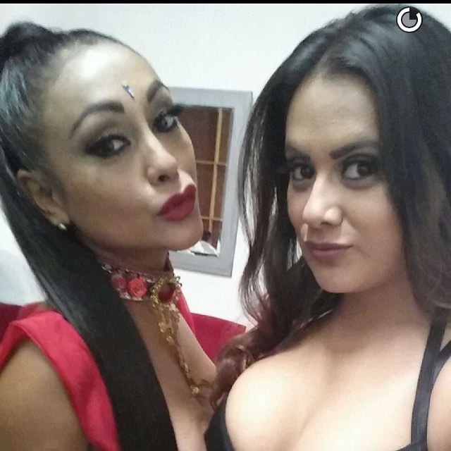 Cum out for a bit  hangout with us @selmasins get a dance tonight at La Vida Gentlemens