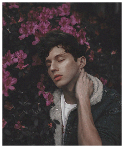 sivanaddict:now i find it harder and harder to breathe. 