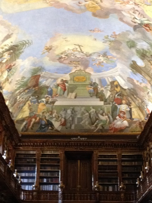 The splendor of Strahov Library I am typing this while looking at the building where these images we