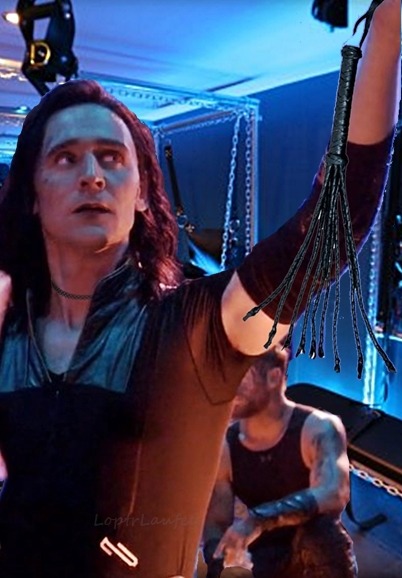 ao3feed-thorki:
loptrlaufey:
so much fun*
Reblogging this because submissive Loki hanging up a whip at a BDSM club with Thor chilling in the background needs more love and attention.  