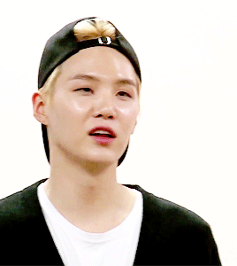 doona-baes:how to go from soft to rude with a snapback
