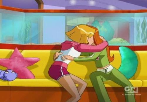 slbtumblng: outofcontextanimation: “Totally Spies!”  < |D’‘‘‘