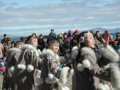 Traditional Chukchi dancers in the Siberian village of Lorino(Russia).From the Harriman Expedition R