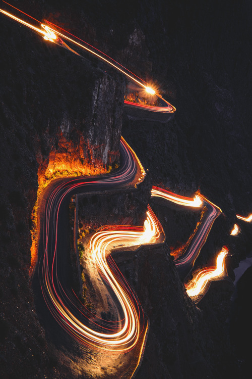 banshy:  Curvy Road | Charly Lataste   