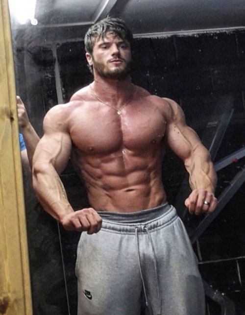 athleticbrutality:  roidlover: Flexing those godly roid muscles is a MUST when you’re a monster like him. built to annihilate