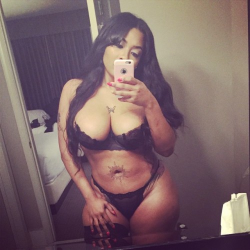thickchickpalace:  Submit Pics/Videos: Kik - ThickChickPalace or ThickChickPalace@gmail.com or hit the SUBMIT button on the page…. You can remain ANONYMOUS