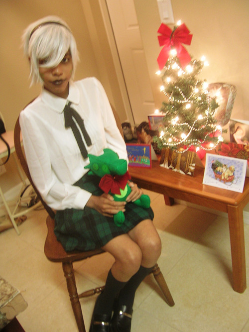 Merry Christmas (eve) everyone <3 I did a humanstuck!Calliope cosplay today for the occasion, I’ve been waiting to do this for a while now and I think they came out pretty good uvu Thank you to my mom for the photos! And thank you everyone for