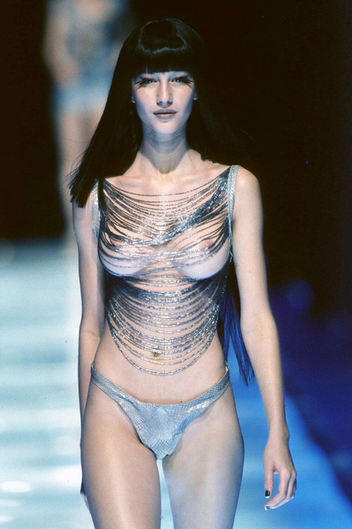 vicsecretmodels:  Gisele Bundchen