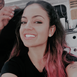 inanna sarkis as molly samuels iconsplease, like or reblog if you use/save