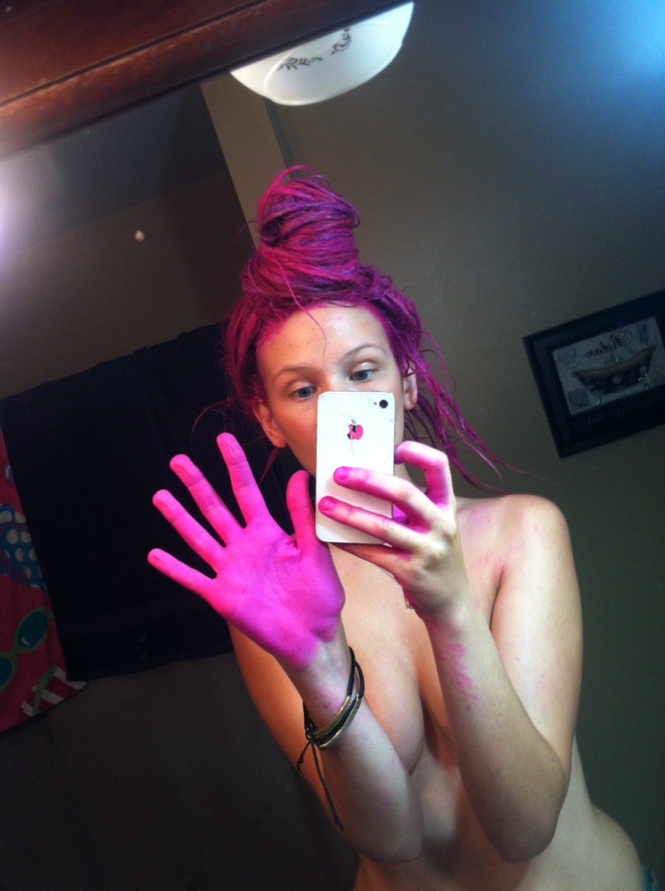 dayzea:  Ello 