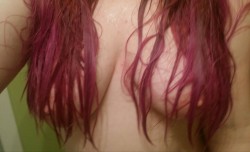 erotic-aries:  My hair makes me feel like a mermaid 💜💖