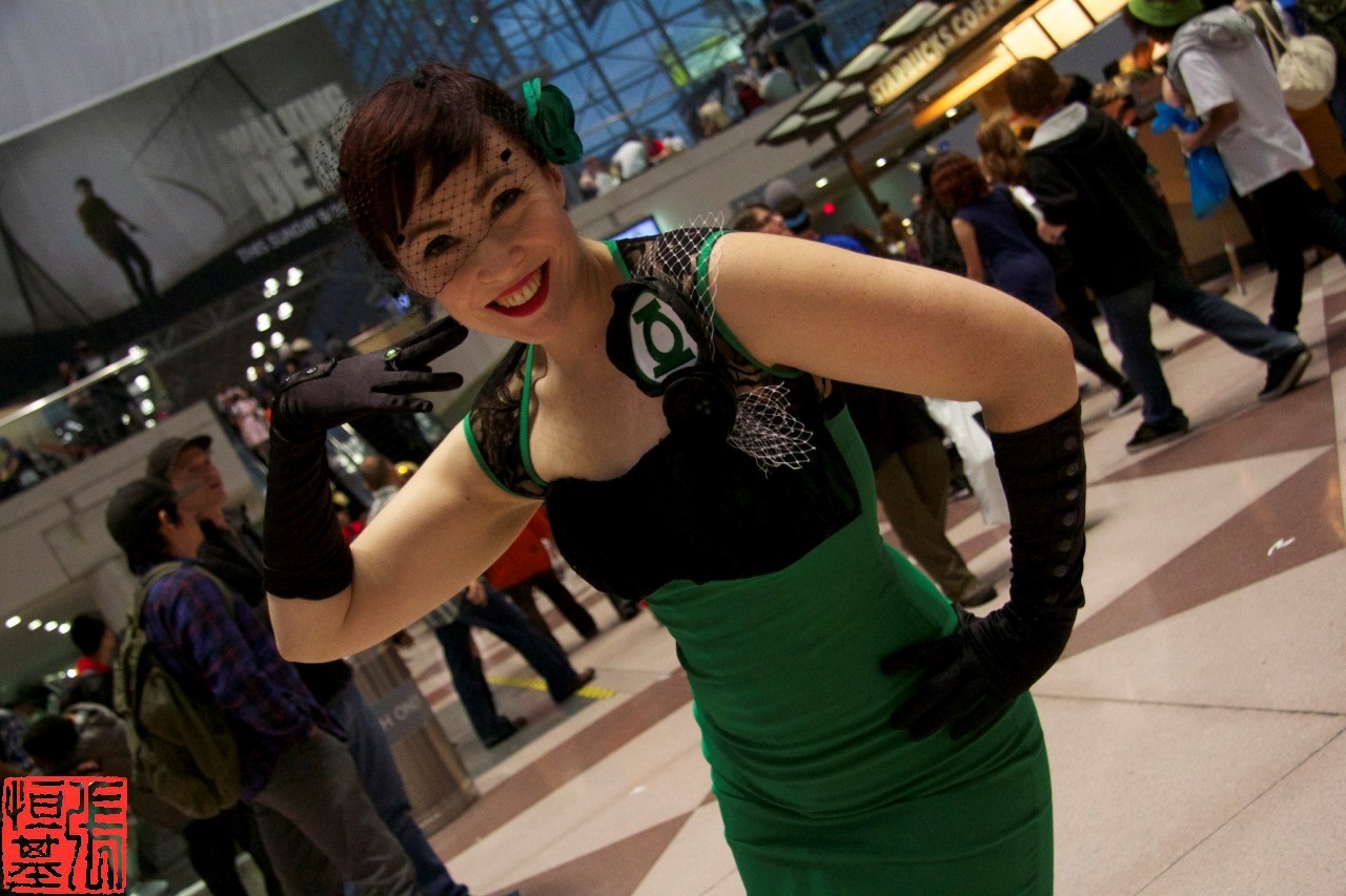 foodandcosplay:  New York Comic Con 2013 Green Lantern/Audrey Hepburn Style ———————————————————————