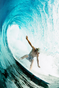 highenoughtoseethesea:  Stevie Pittman, Samoa Photo: Corey Wilson 