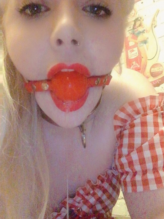 brat-grrl2:  5 yrs now seeing Sir & he still finds it equally amusing & exasperating that i can still take a selfie fully bound & talk through my gag 