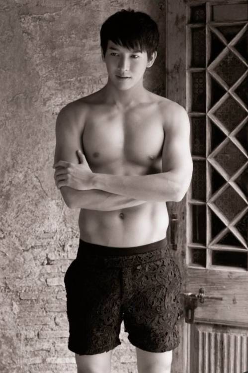 hunkxtwink:  Push Puttichai for Attitude Magazine Thailand   Hunkxtwink - More in my archive   