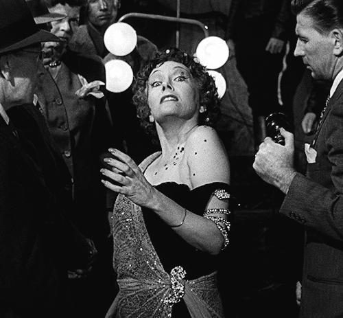 mrsdewinters:I am big. It’s the pictures that got small.Gloria Swanson as Norma Desmond in Sunset Bo