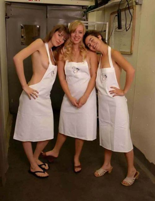 More nip slips and pussy slips pics at http://pussyslip.tumblr.com/