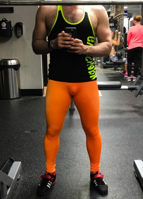 captnspandex:I love wearing these tights to a new gym almost as much as I love the stares from strai