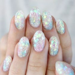 pasteehls:  Pastel rainbow glitter nails 