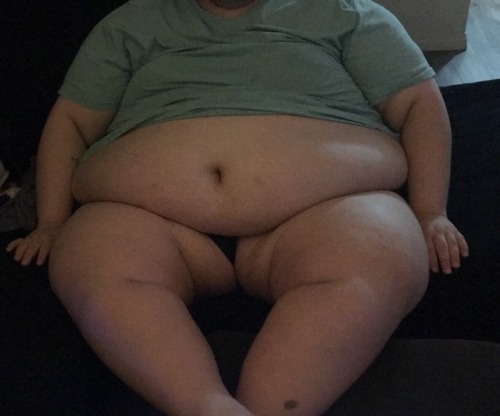 Just relaxing and enjoying my new couch I live the feeling of my belly on my legs.