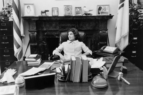 Mark Shaw, Jacqueline Kennedy Sits at JFK&rsquo;s Senate Desk in 1959