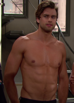 hotashellcelebmen:  More here :http://shirtlessmenontheblog.blogspot.fr/2016/08/pierson-fode-shirtless_30.html?zx=74a8634170e18095