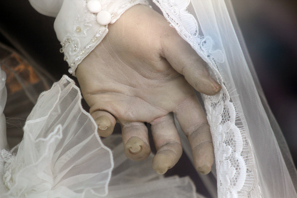 365daysofhorror:  A Mexican Bridal Shop Mannequin Looks Just Like A Preserved Human