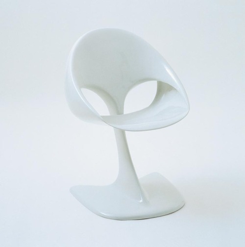 Luigi Colani, Schlaufenstuhl | loop chair, 1968. For COR, Germany. © Helmut Bauer. Source