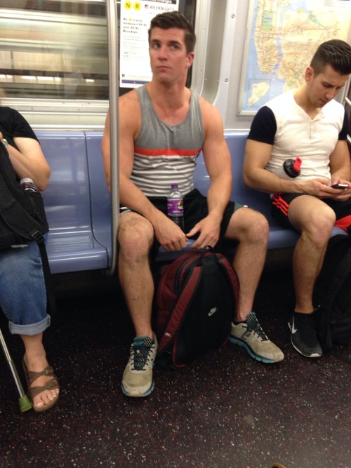 GAY MTA: Public New York Subway Pics and Vids