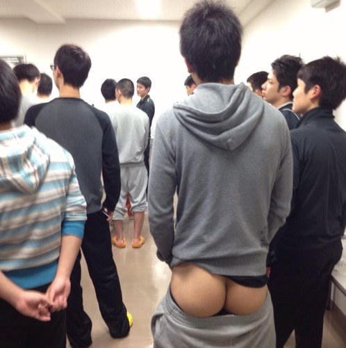 hijoprieto8:  Chinos with phat Culos mmmmmmm 