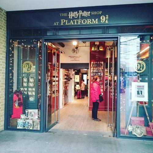 Went to King’s Cross to get my train to Hull - didn’t know there was a Harry Potter shop