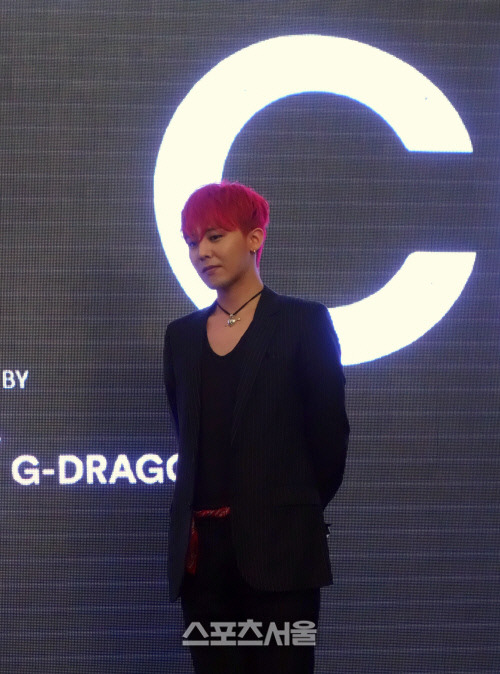 150608 G-Dragon x Peaceminusone Press Conference adult photos