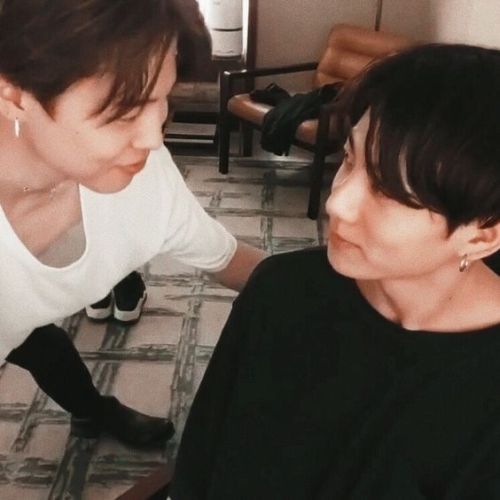 BPP, JK And JM Look As Close As Ever. And I Envy Them This Kind Of Closeness So Much. Also, They're The
