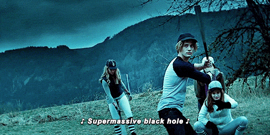 blairwitchprojector: winterswake: Since when do vampires like baseball? Twilight