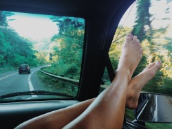 biancawag:  A progression of my feet and the North Shore of Kauai 