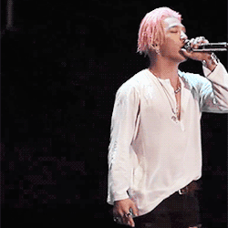 bigbnags:  youngbae’s pink hair