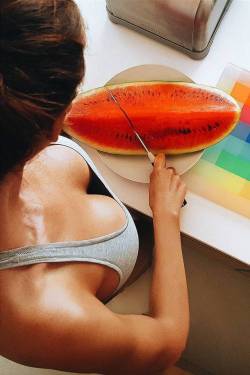 advizortoall:  Nice melon.  Red and juicy.  Sweet to eat.