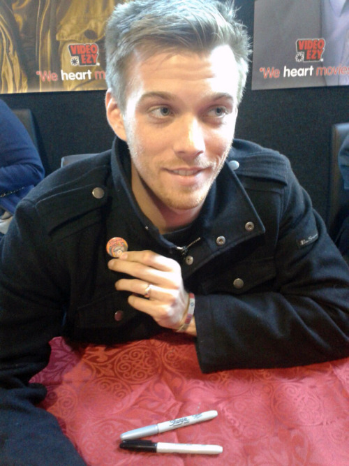 picturesquegoddess:Saturday of Armageddon Wellington I gave Jake Abel a badge I made of him! I kinda