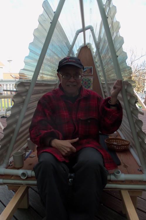 teddywolfsong:  bisexualfemme:  bisexualfemme:  Mini Homes for the Homeless My friend Peter (pictured above) and a group of misfits from the local community have gotten together to build portable miniature homes to give out free of charge to our friends