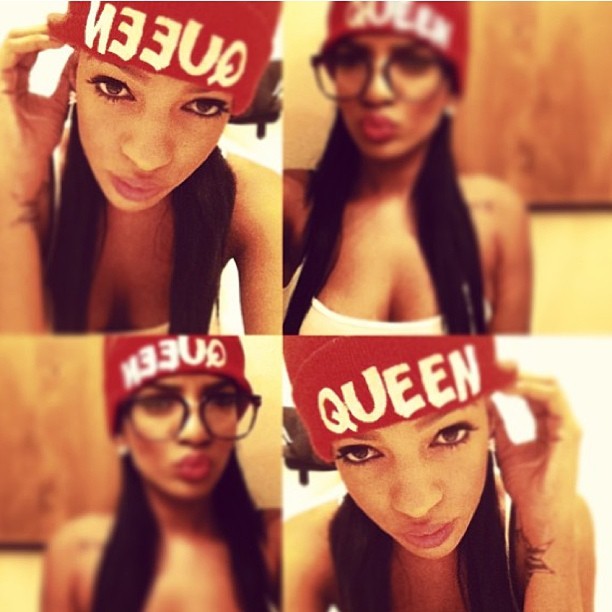 baddqueens:  #capOkweenz @jenniferbrea in her QUEEN beanie ! 👑 