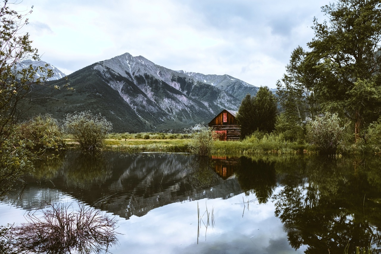 ð‚ðšð›ð¢ð§ ðð¨ð«ð§ â€“ Abandoned but beautiful, Twin Lakes, Colorado...